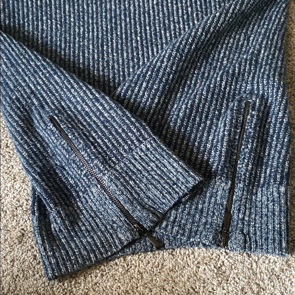 Leo & Nicole Cozy Blue Cowl Neck Oversized Sweater. Size S. - Picture 13 of 16